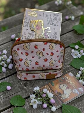 NWT Disney Winnie The Pooh 5 Piece Makeup Bundle Incl. Creme Shop & More